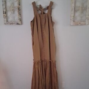 Elegant Tan Sleeveless Dress